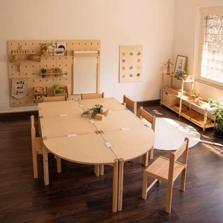 Child-friendly collaborative worktables
